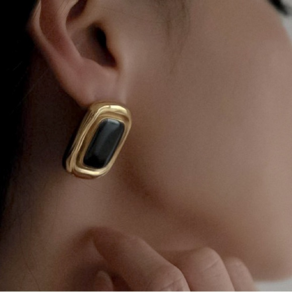 18K Gold Square Stone Earrings  (1000) - Picture 2 of 3